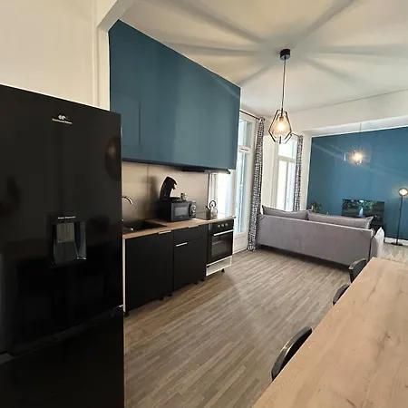 Liberte 4-appartement De 100m2-4chambres-2salle De Bain-wifi *